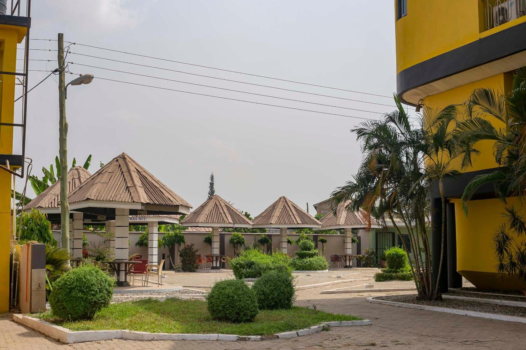 Brookvale Hotel Weija Exterior foto