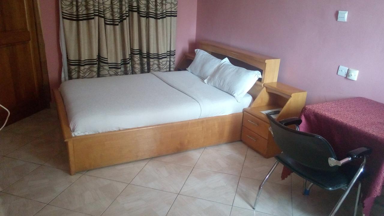 Brookvale Hotel Weija Exterior foto